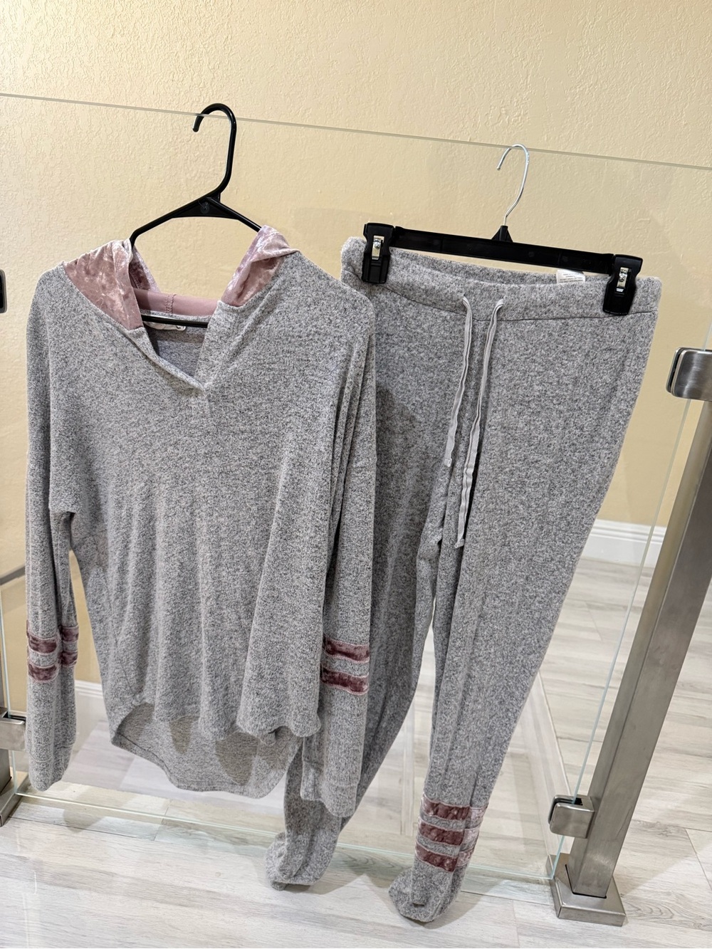 Cozy Light Gray Lounge Sweater Set with Dusty Pink Trim
